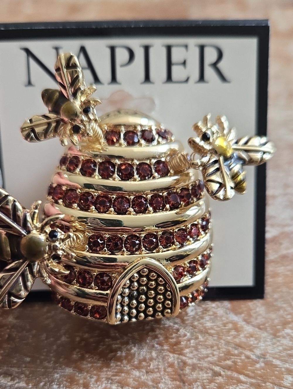 NWT Napier Gold Tone Rhinestone Beehive Bee Brooch Pin (BIN 011)